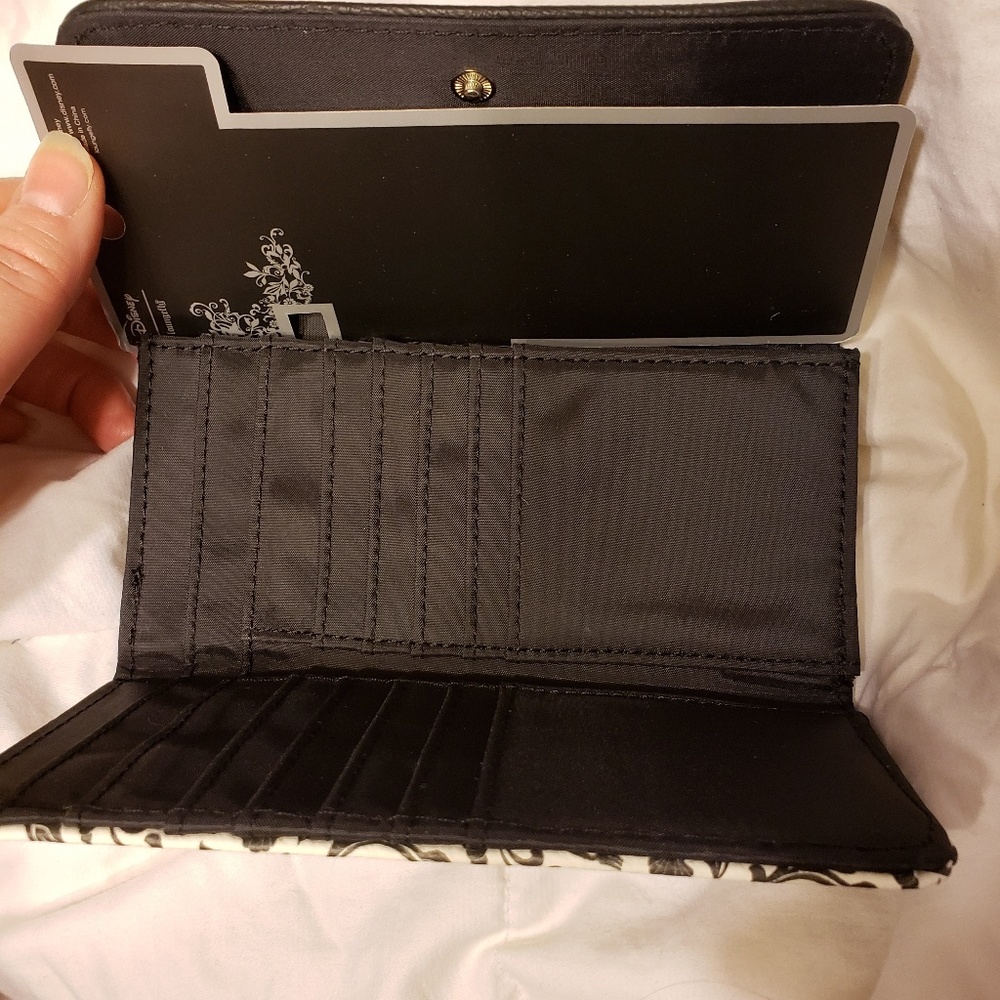 Last 1!!! Disney's Little Mermaid loungefly wallet - Picture 6 of 8